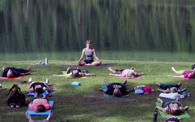 yoga_am_see.jpg